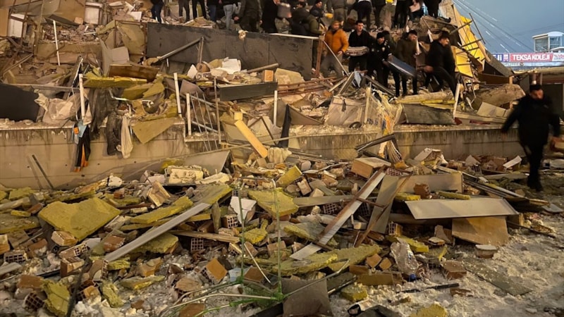 Malatyalı gazeteci depremi anlatırken ağladı