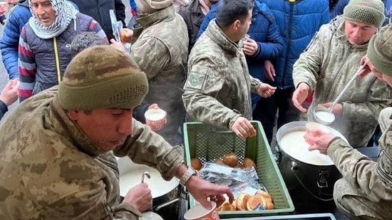 3 binin üzerinde Mehmetçik deprem bölgesine sevk edildi