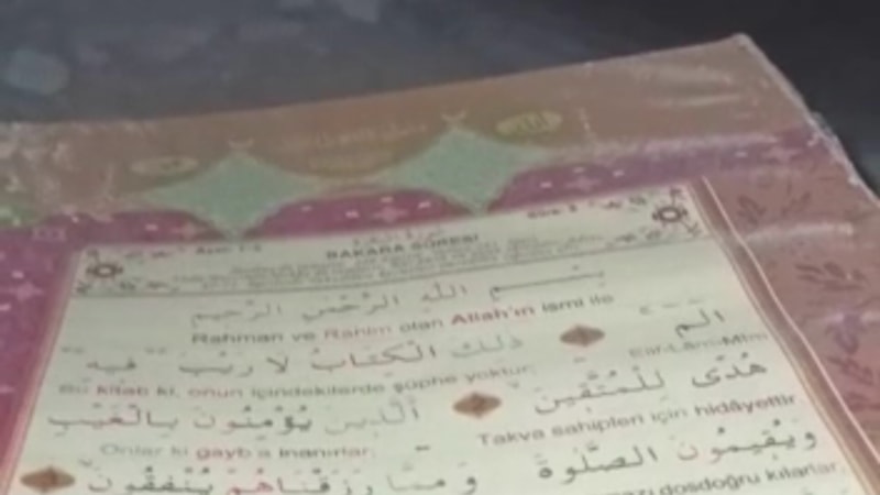 Antakya'da enkaz altında Kur'an-ı Kerim okudu