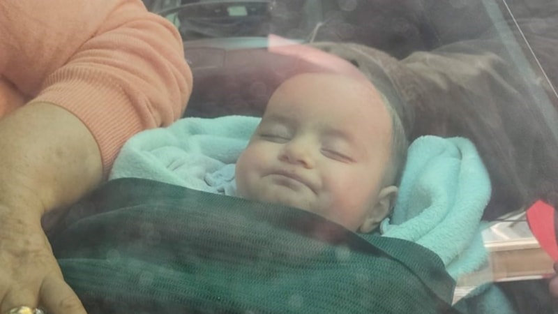 Hatay'da Yusuf bebek 36 saat sonra kardeşi ve annesiyle birlikte kurtarıldı