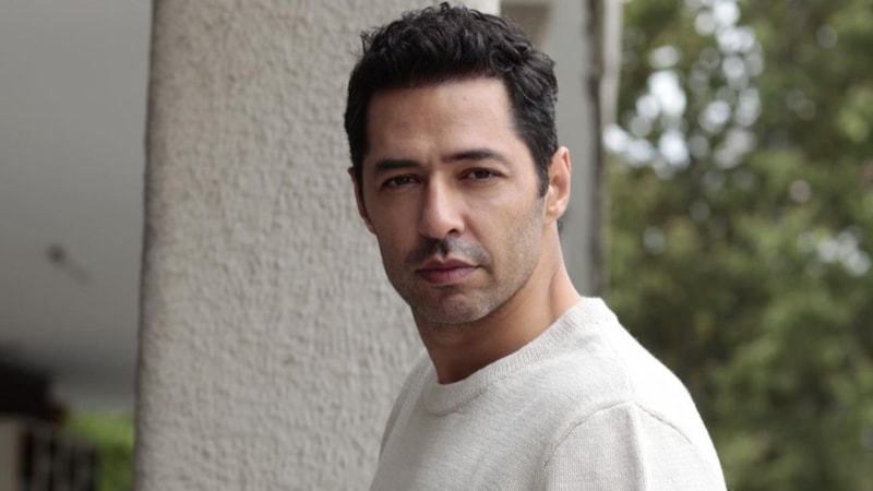 Mert Fırat'ın akrabaları enkaz altında kaldı