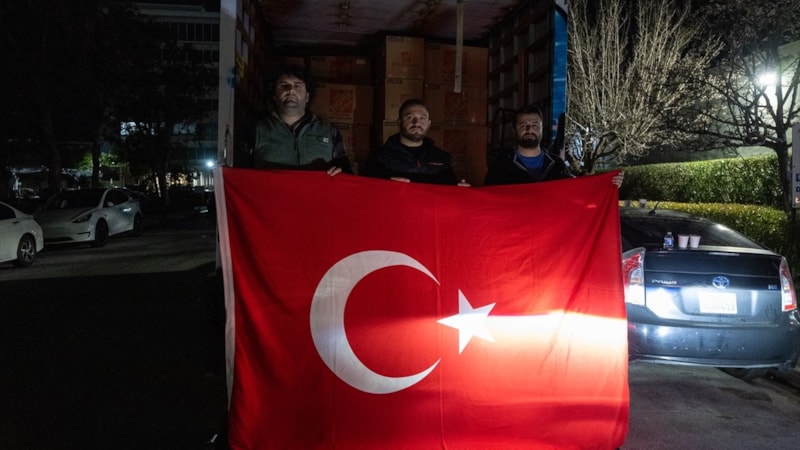 ABD'den deprem bölgesine yardım