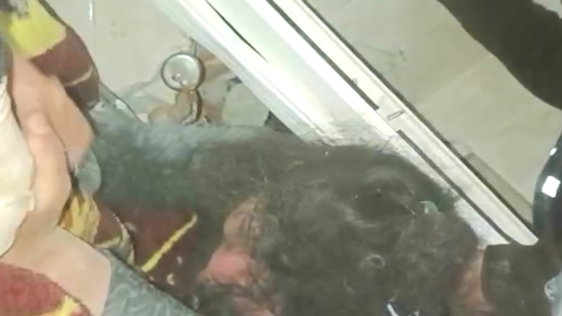 Hatay'da Fatoş Teyze'nin nefes kesen kurtarma operasyonu