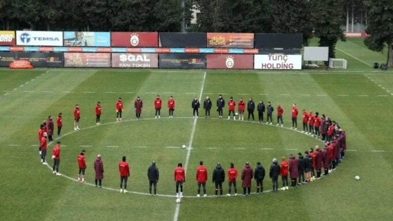 Galatasaray'dan saygı duruşu