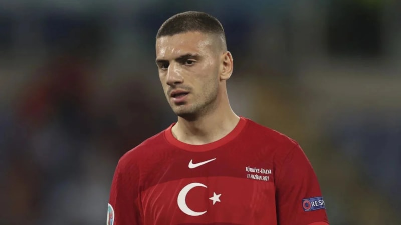 Ronaldo, Dybala ve Bonucci'nin formaları afetzedeler için 5 milyon liraya satıldı