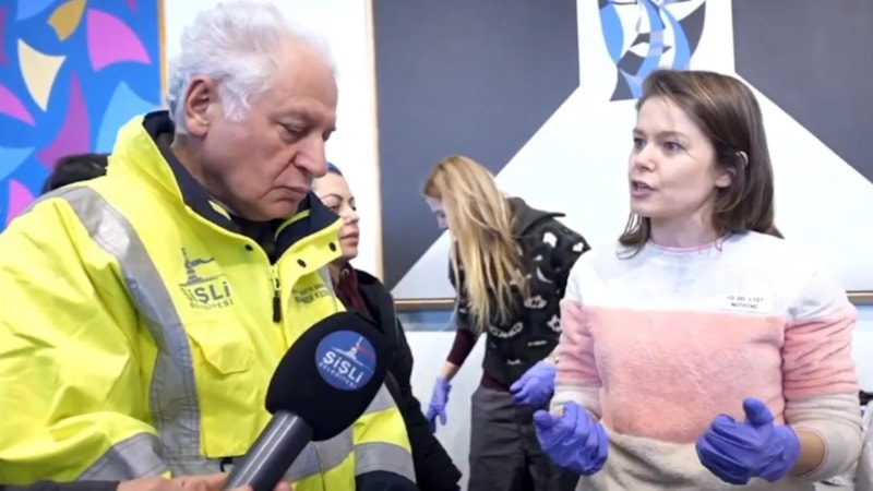 Burcu Biricik: Hayat devam ediyormuş gibi davranmak istemiyoruz