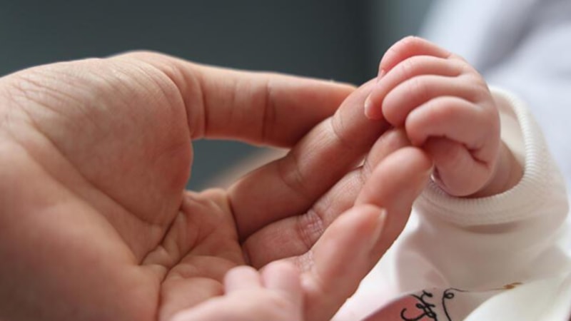 KORUYUCU AİLE nedir, nasıl olunur? Depremzedelere koruyucu aile olma şartları!