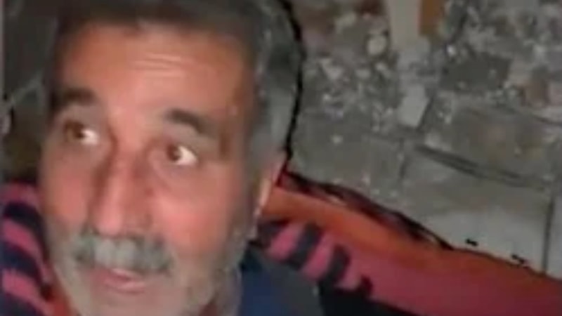 Adıyaman’da sürüne sürüne ailesini kurtarmaya çalışan baba