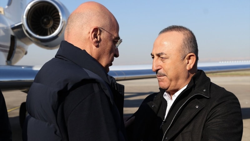 Mevlüt Çavuşoğlu, Adana'ya gelen Nikos Dendias'la görüştü