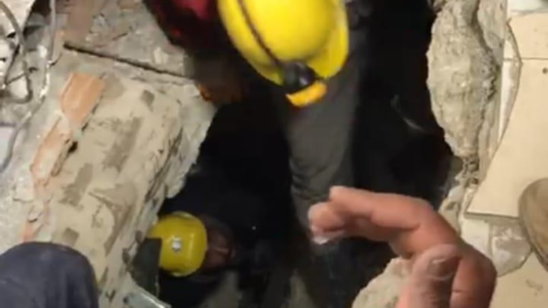 Hatay'da 147 saat sonra kurtarılan minik Cudi: Çok kirliyim beni hamam götürün