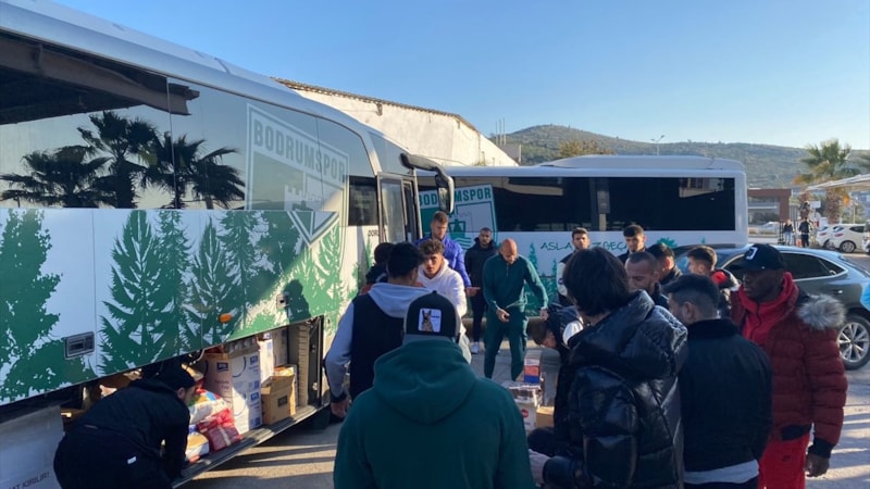 Bodrumsporlu futbolculardan deprem bölgesine yardım