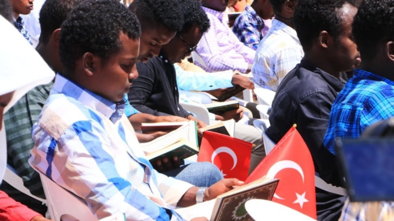 Somali'de depremzeler adına dua edilip yardım toplandı