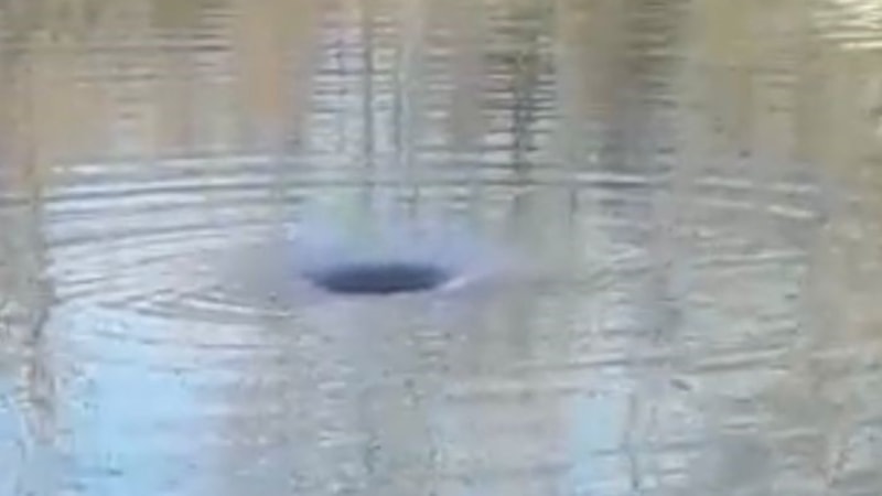 Lice'de deprem sonrası obruk oluştu