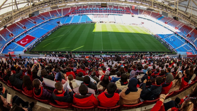 Trabzonspor - Basel maçı biletlerine yoğun ilgi