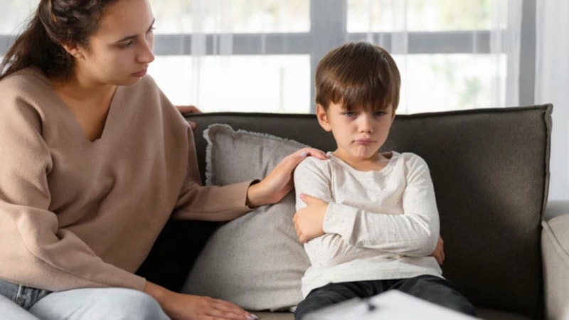 Deprem haberi izleyen çocuklara dikkat! Deprem ve afetler hakkında çocuklara nasıl bilgi verilmeli?