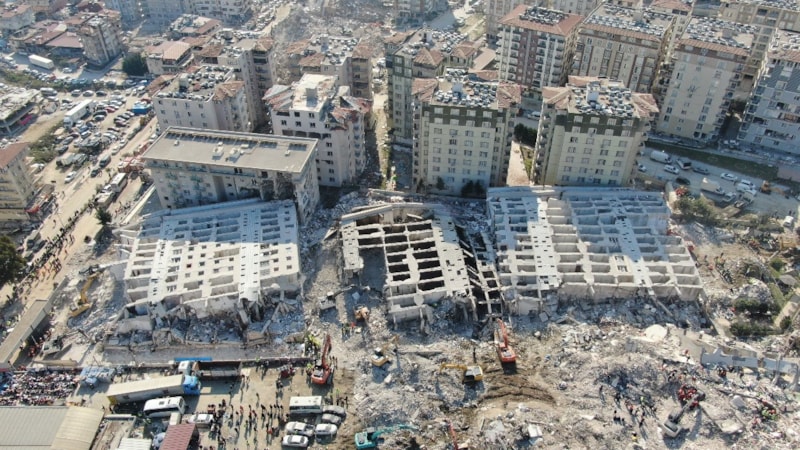 Rönesans Rezidans'ın eski sakini: Çatlakları görünce taşındım