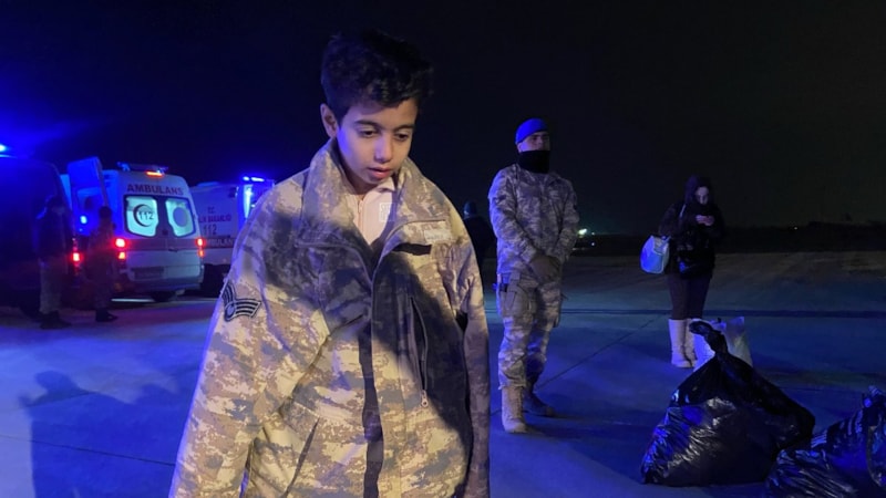 Adana'daki 30 afetzede, askeri uçakla İstanbul'a getirildi