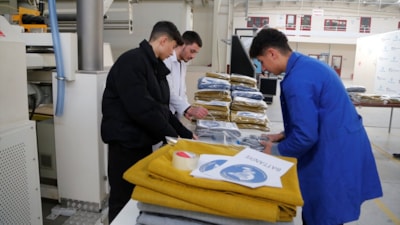 Tekirdağ'da afetzedeler için bere, çorap ve battaniye üretiliyor