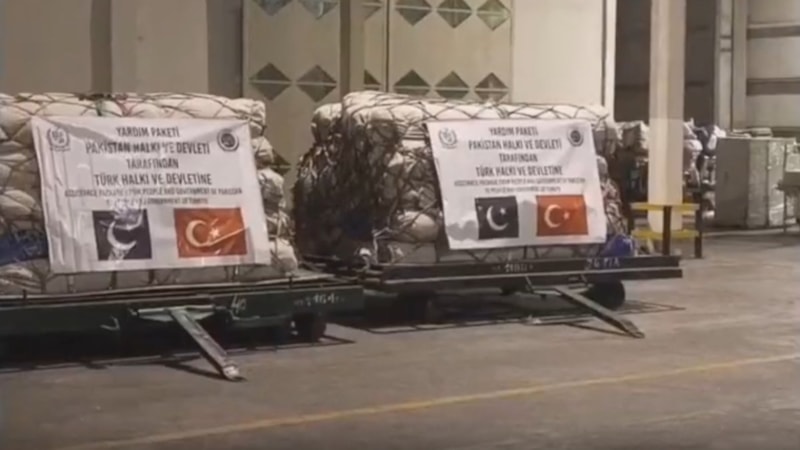 Pakistan, Türkiye'ye kışlık çadır gönderdi