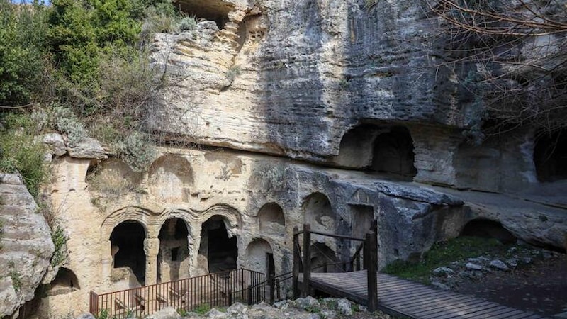 Hatay'daki 2 bin yıllık tarihi yapılar depremde hasar görmedi