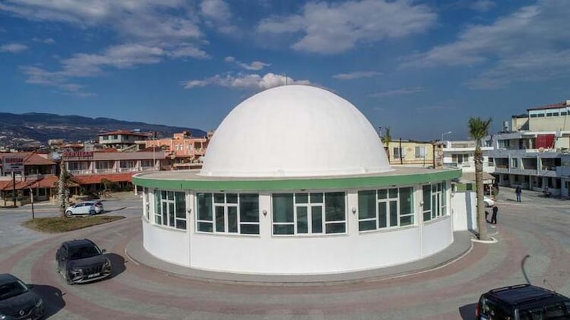 Hatay'daki 'Hızır Türbesi' depremden etkilenmedi