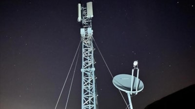 Deprem bölgesine 400'ü aşkın mobil baz istasyonu kuruldu