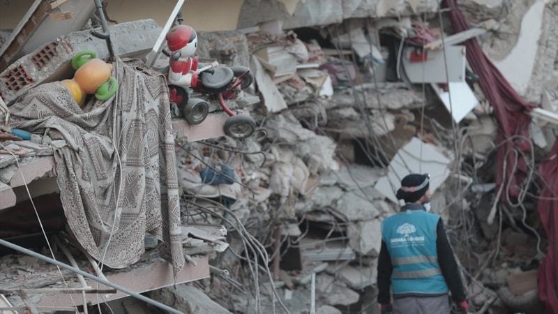 Yurt dışı kaynaklı 4 hesap deprem yalanlarını yaydı, 30 bin tweet atıldı