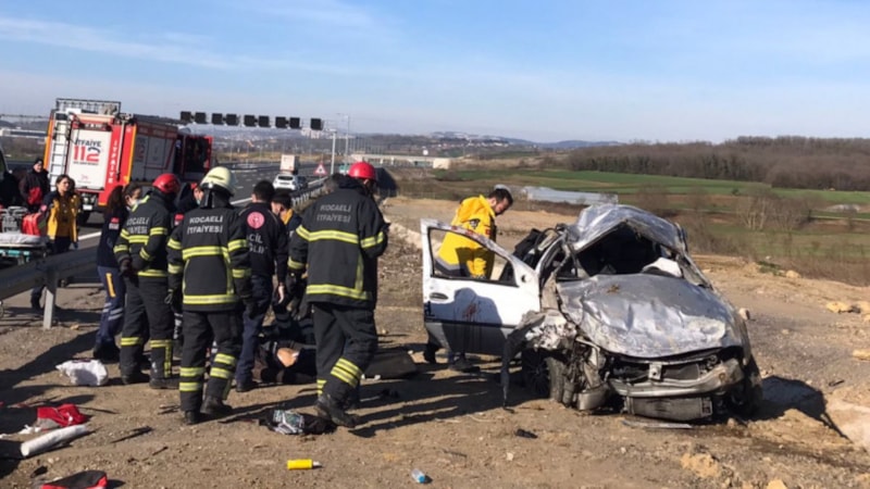 Gönüllü olarak deprem bölgesine giden iki kardeş, dönüş yolunda can verdi