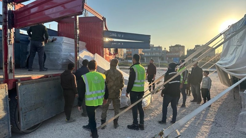 Depremin vurduğu Hatay'da THY çalışanları yaşam alanı kurdu