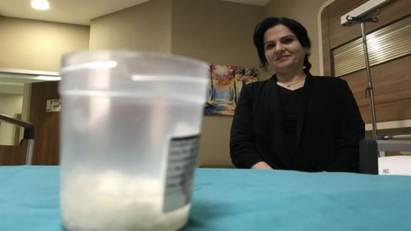 Dizlerinden çıkanlar şoke etti! Tam 967 tane...Görenin içi kaldırmıyor