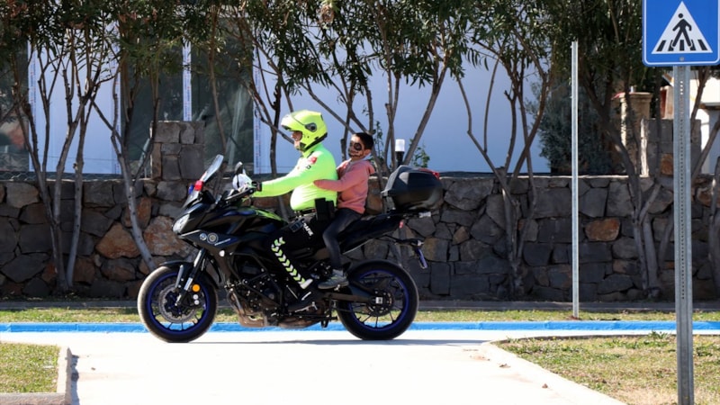 Fethiye'de depremzede çocuklar polis motosikletiyle gezdi