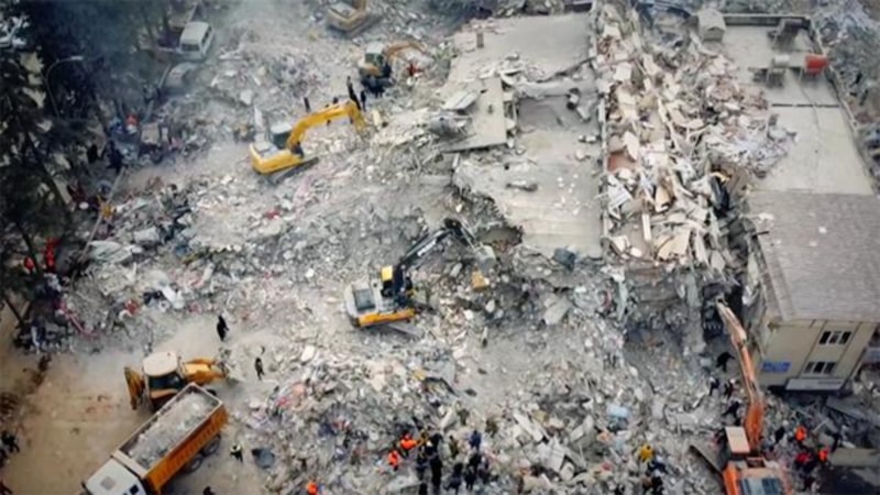 Depremlerde yıkılan binalara ilişkin 3 müteahhit tutuklandı