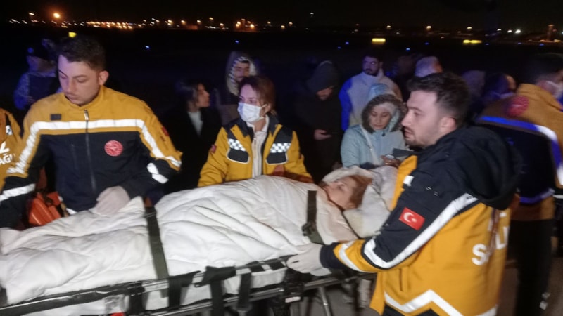 TSK uçağı 38 yaralı depremzede ve yakınları için havalandı