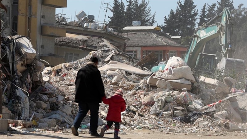 Depremzedeler fırsatçılardan şikayetçi