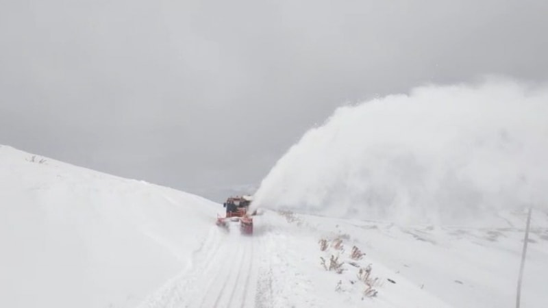 Van'da 2 bin 900 rakımlı askeri üs bölgesinin yolu açıldı
