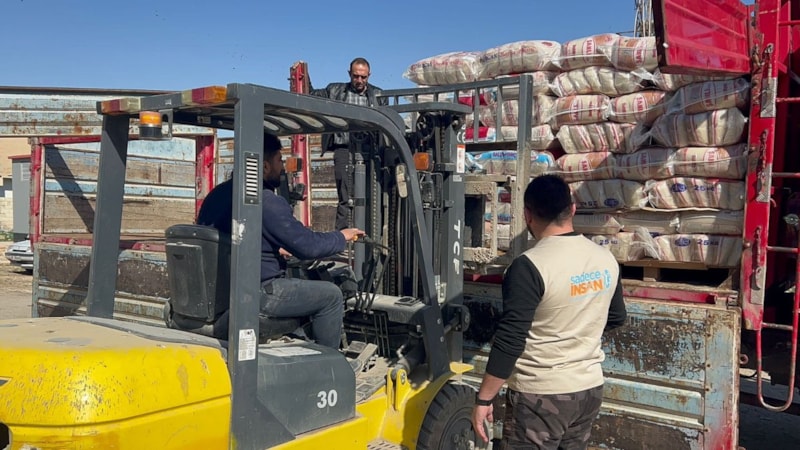 Sadece İnsan Derneği, 11 ildeki depremzedelerin yardımına koştu