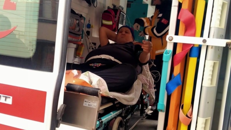 Zonguldak'ta tedaviyi reddeden yaşlı adamı polis ikna etti