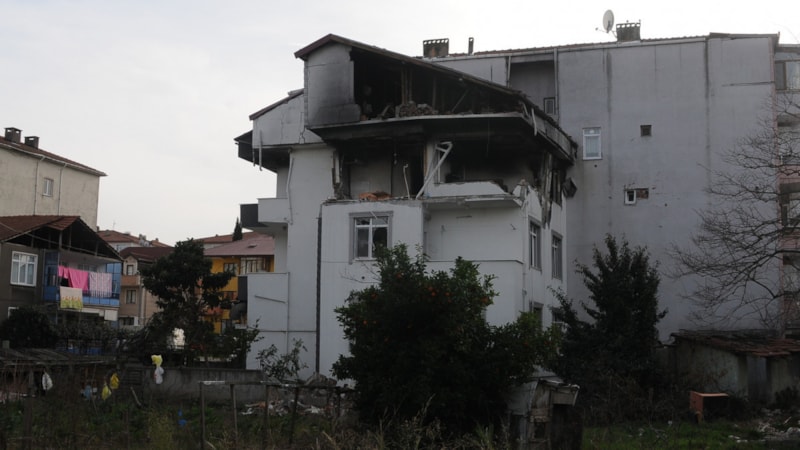 Kocaeli'de anne ve oğlun öldüğü patlama sonrası bina için yıkım kararı
