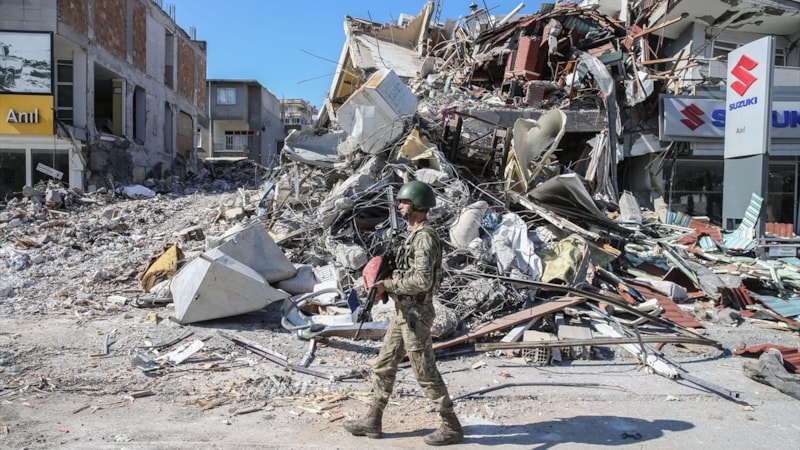 Deprem bölgesindeki hırsızlık ve yağma soruşturmalarında tutuklananların sayısı arttı