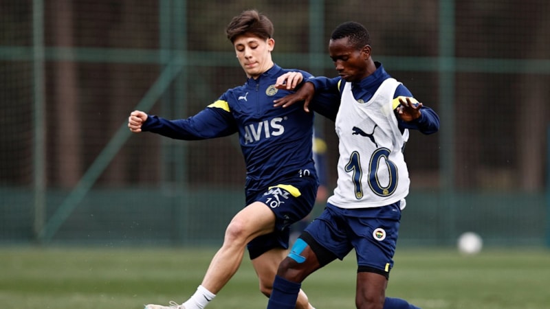 Fenerbahçe'nin yeni ismi Jobe antrenmana çıktı