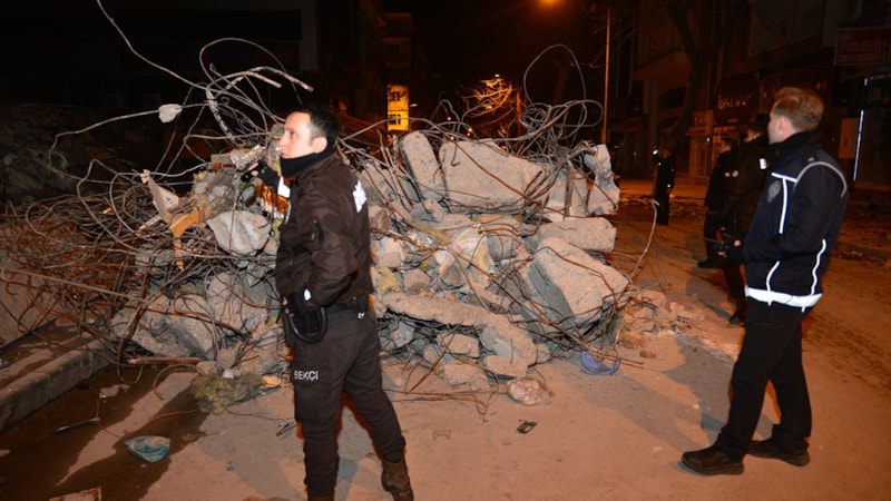 Deprem bölgesi Malatya'da yağma suçlarına karşın 6 bine yakın kolluk kuvveti görevde