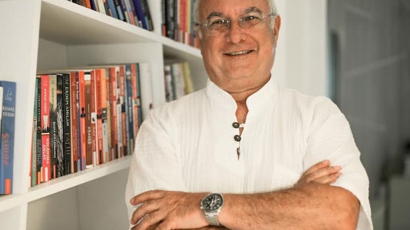 Yazar Osman Balcıgil, İstanbul'u kendine has üslubuyla anlatıyor