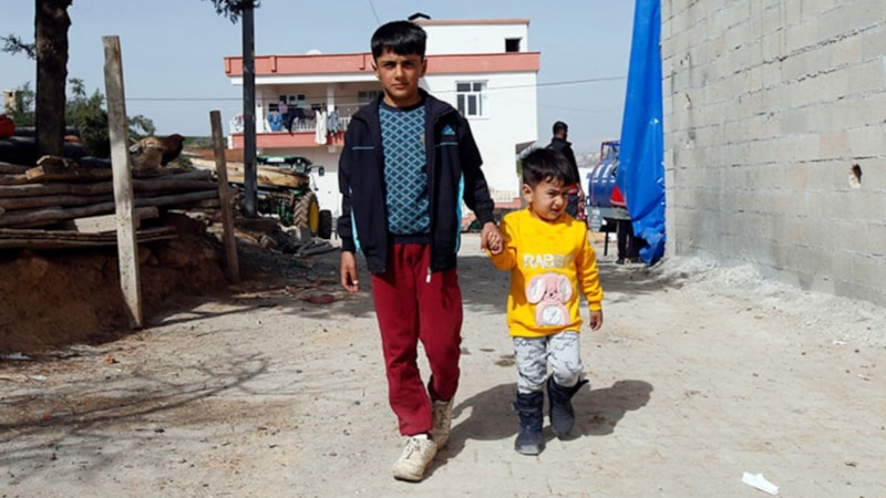 Adıyaman'da enkazdan çıkarılan 11 yaşındaki Emir, 3 yaşındaki kardeşini kurtardı