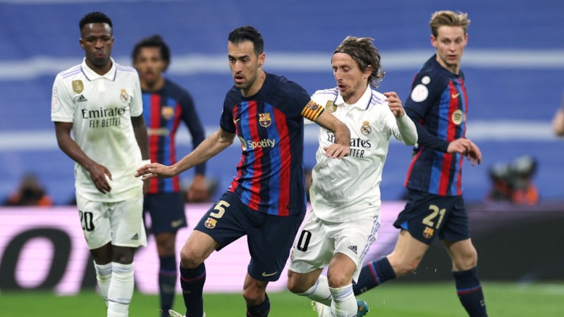 Sergio Busquets, El Clasico tarihine geçti