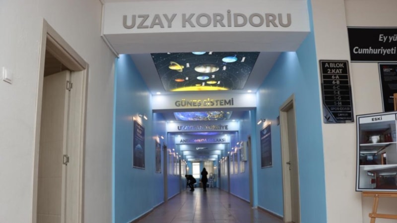 Rize'deki Çaykur Ortaokulu'na uzay koridoru açıldı