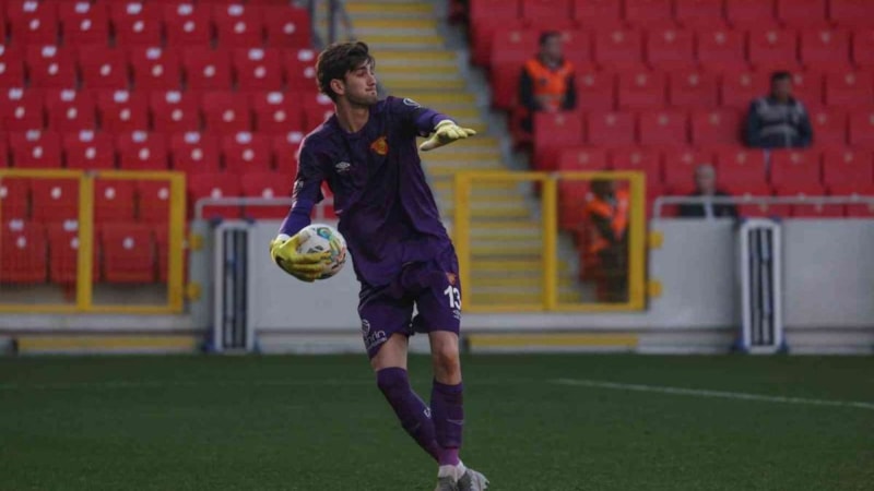 Göztepe, kaleci Arda Özçimen ile sözleşme uzattı