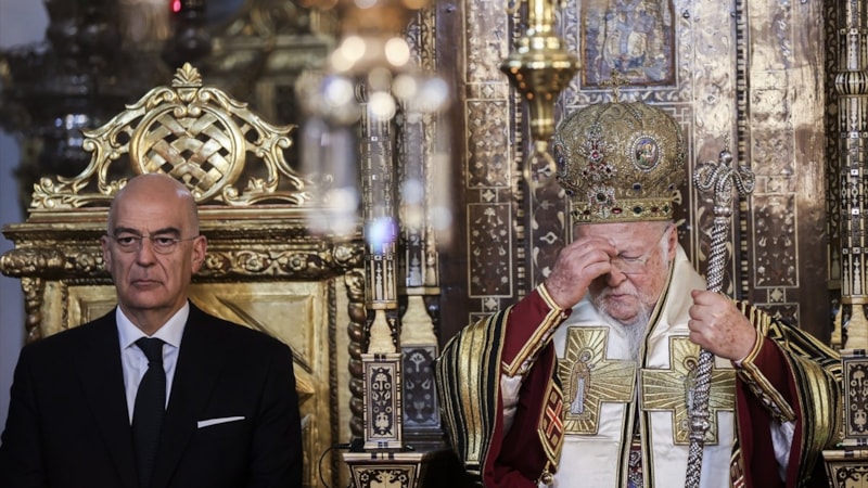 Nikos Dendias İstanbul'da Bartholomeos ile bir araya geldi