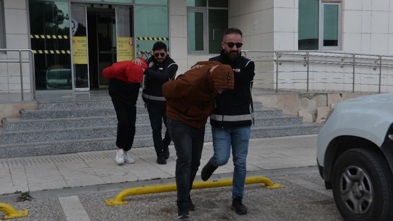 Adana'da kaçak silah operasyınu: 25 ruhsatsız tabanca yakalandı