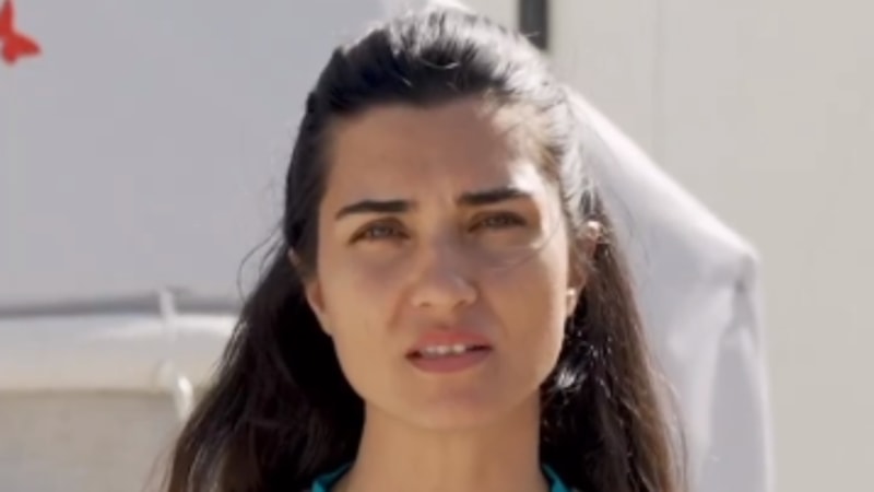 Tuba Büyüküstün'den depremzede çocuklar için destek çağrısı