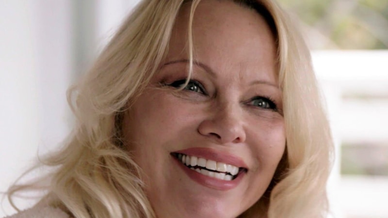 Pamela Anderson'dan tecavüz itirafı